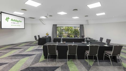 Holiday Inn Airport - 16