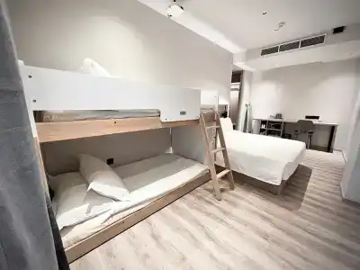 Rest Bugis (Sg Clean, Staycation Approved) - 220