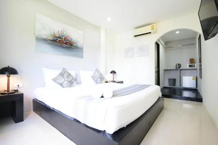 Nr Nanai Patong - 53