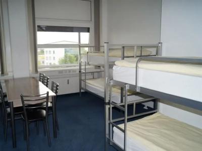 Low Budget Hostel - 4
