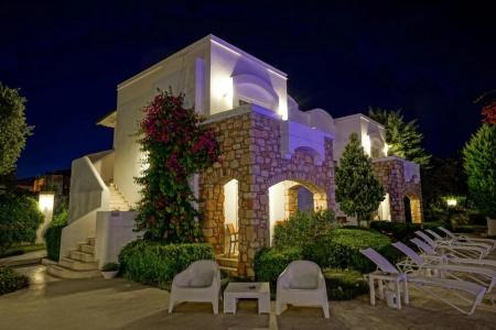 Costa Sariyaz - 38