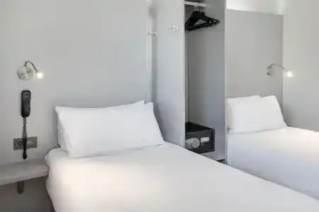 b&b Figueres - 80