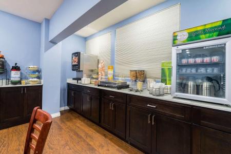 Quality Inn - 11