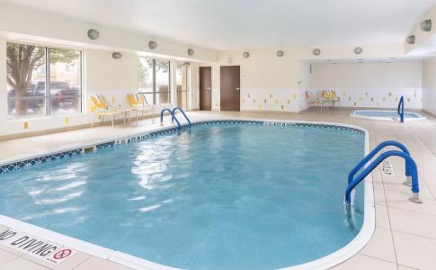 Fairfield Inn & Suites - 5