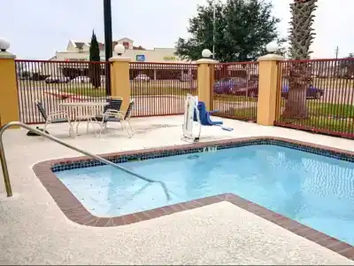 Comfort Suites Austin Airport - 18