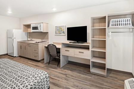 Comfort Suites - 9
