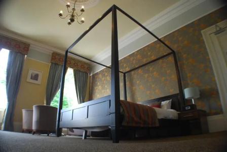 The Salisbury - 112