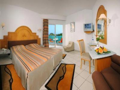 Riviera - Family and couples only - 25