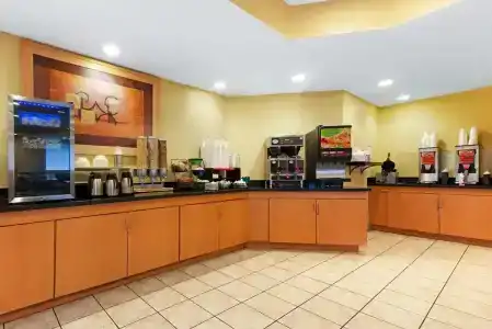 La Quinta Inn by Wyndham Ft. Lauderdale Northeast - 16