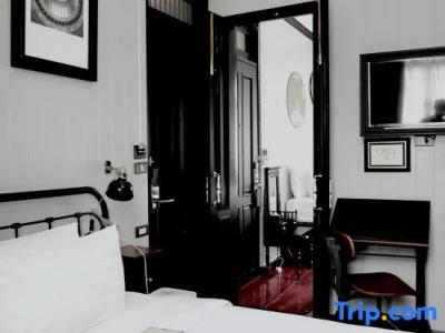 De Phanakron Boutique - 135