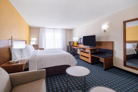 Fairfield Inn West - 6