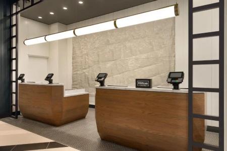 DoubleTree by Hilton New York Downtown - 1