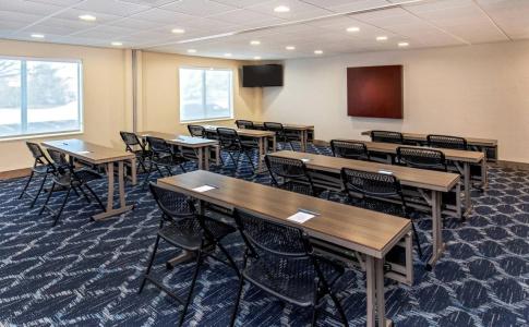 Hilton Garden Inn - 14
