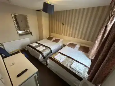 Earls Court - 36