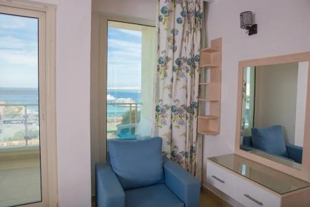 Redcon Suites - 243