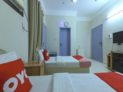 Super Oyo 108 Marsa Al Masafar Apartment - 31