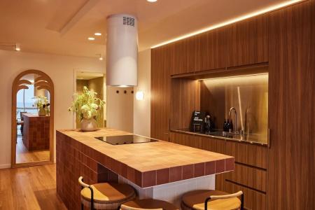 Burleigh Beach Tower - 225