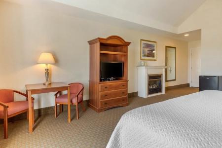 Ogunquit and Suites - 90