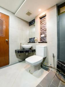 Vaccinated Staff - Oyo 458 Nakorn Siam Boutique - 31