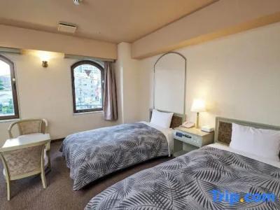 Hotel - 108