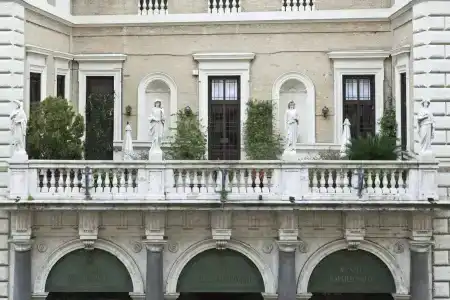 Vanity Navona - 32