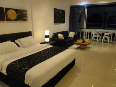 East Suites - 100