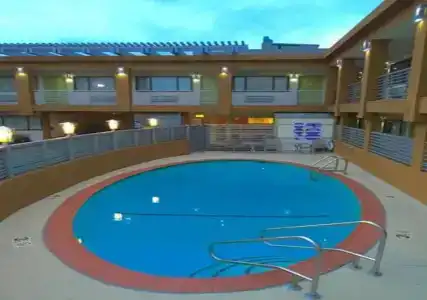 Civic Center Motor Inn - 9