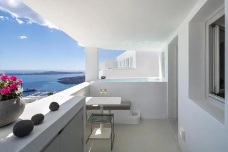 Akra Suites - 4