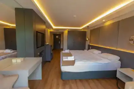 Santana Otel - 83
