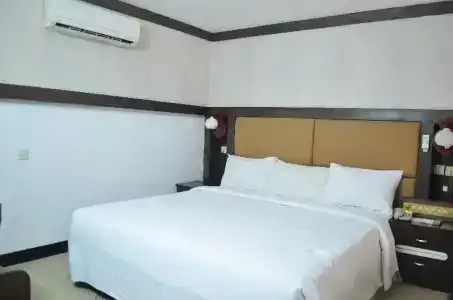 Cambodiana - 73
