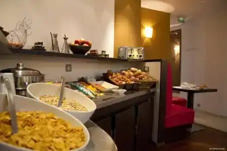 Hôtel Le Colisée - 12