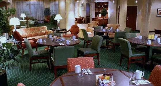 Courtyard by Marriott Miami at Dolphin Mall - 25