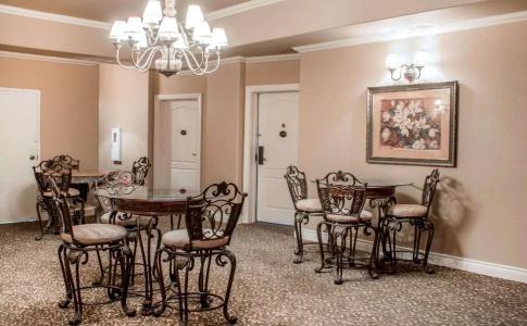 O'Brien Riverwalk Boutique - 16