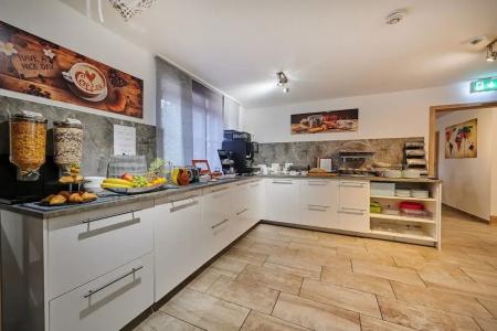 Sunny Straubing - 11