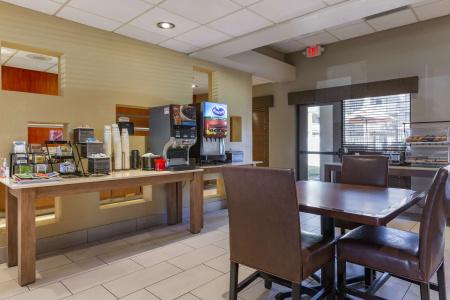 Best Western Plus Thunderbird Suites - 26
