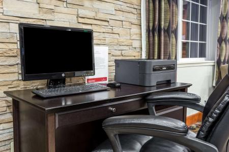Ramada by Wyndham Portland - 5