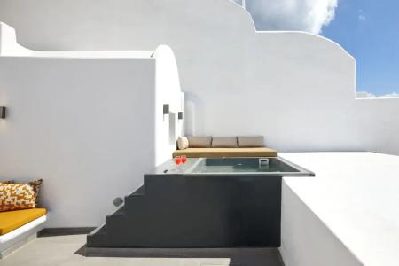 Allure Breeze Suites - 205