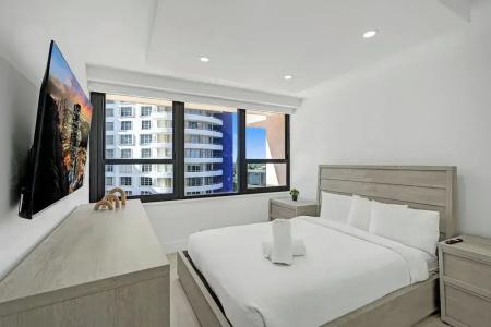 The Alexander All Suites - 580