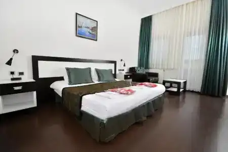 Doc's Wellness & Spa - 22