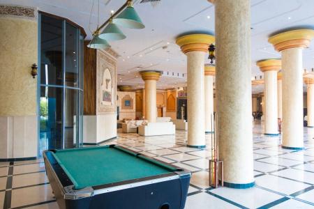 Crown Palace & Suites - 17