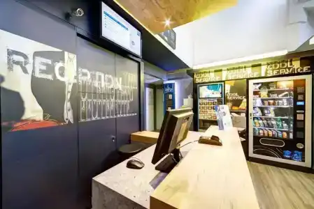 ibis Budget Caen Memorial - 11