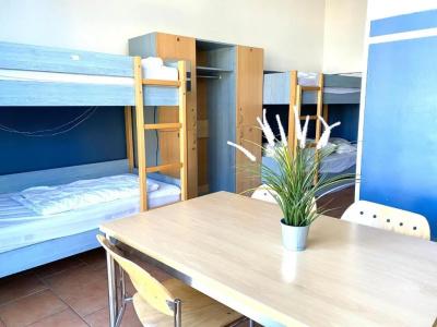 Blue Doors Hostel Ktv - 1