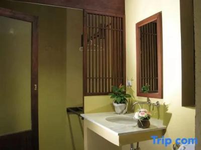 Baan Lapoon - 40
