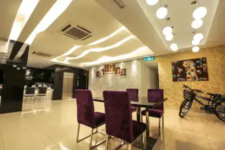Mercury Boutique - 13