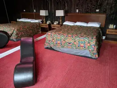 Skylark Motel - 12