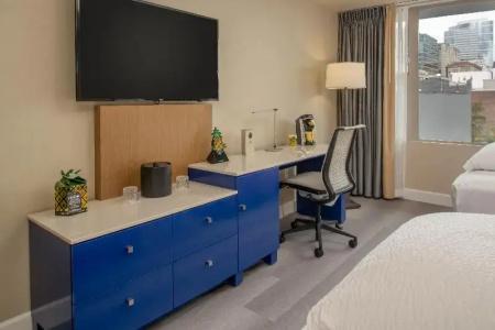 Staypineapple, Rose, Downtown Portland - 65