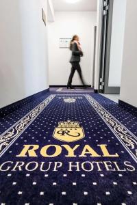 Best Western Plus Royal Suites - 9