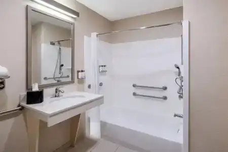 Fairfield Inn West - 45