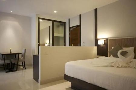 April Suites - 30