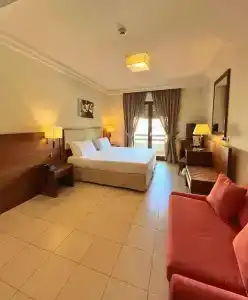 Suites & Residence - 49